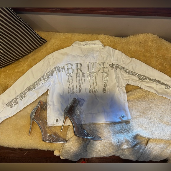 Brand New!! White Denim Rhinestone Fringed Trimmed Denim Jacket - Picture 2 of 8